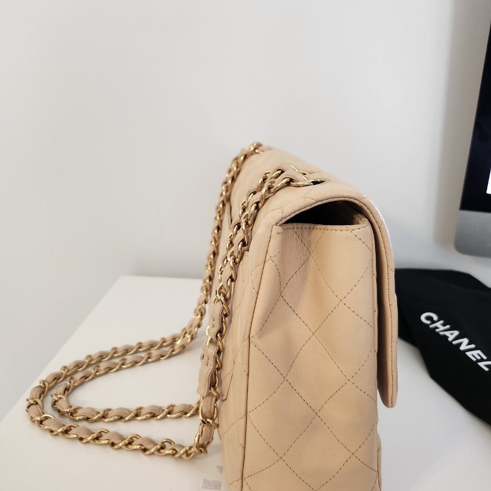 Chanel - Picture 4 of 12